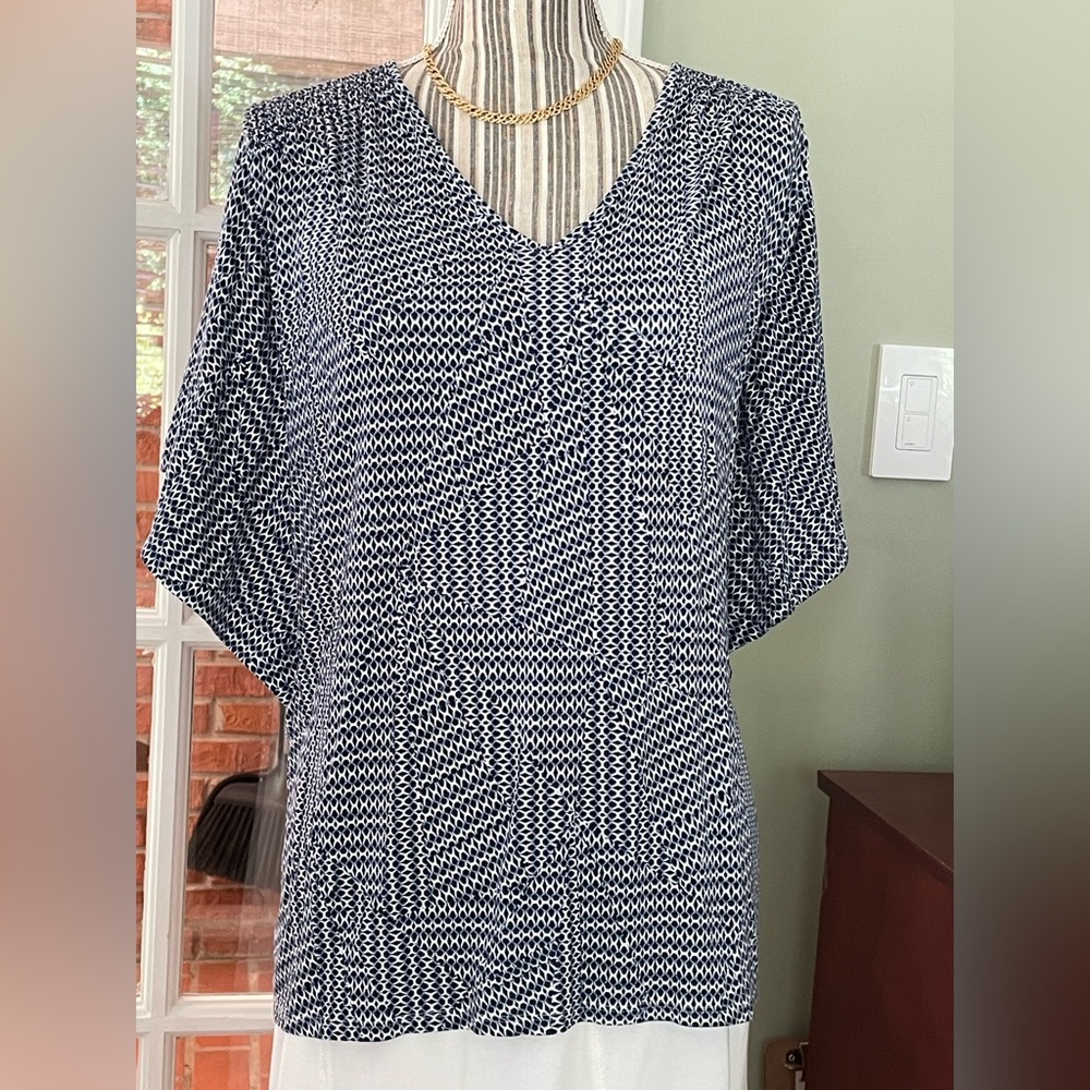 CHICOS BAT WING TOP - P.T.